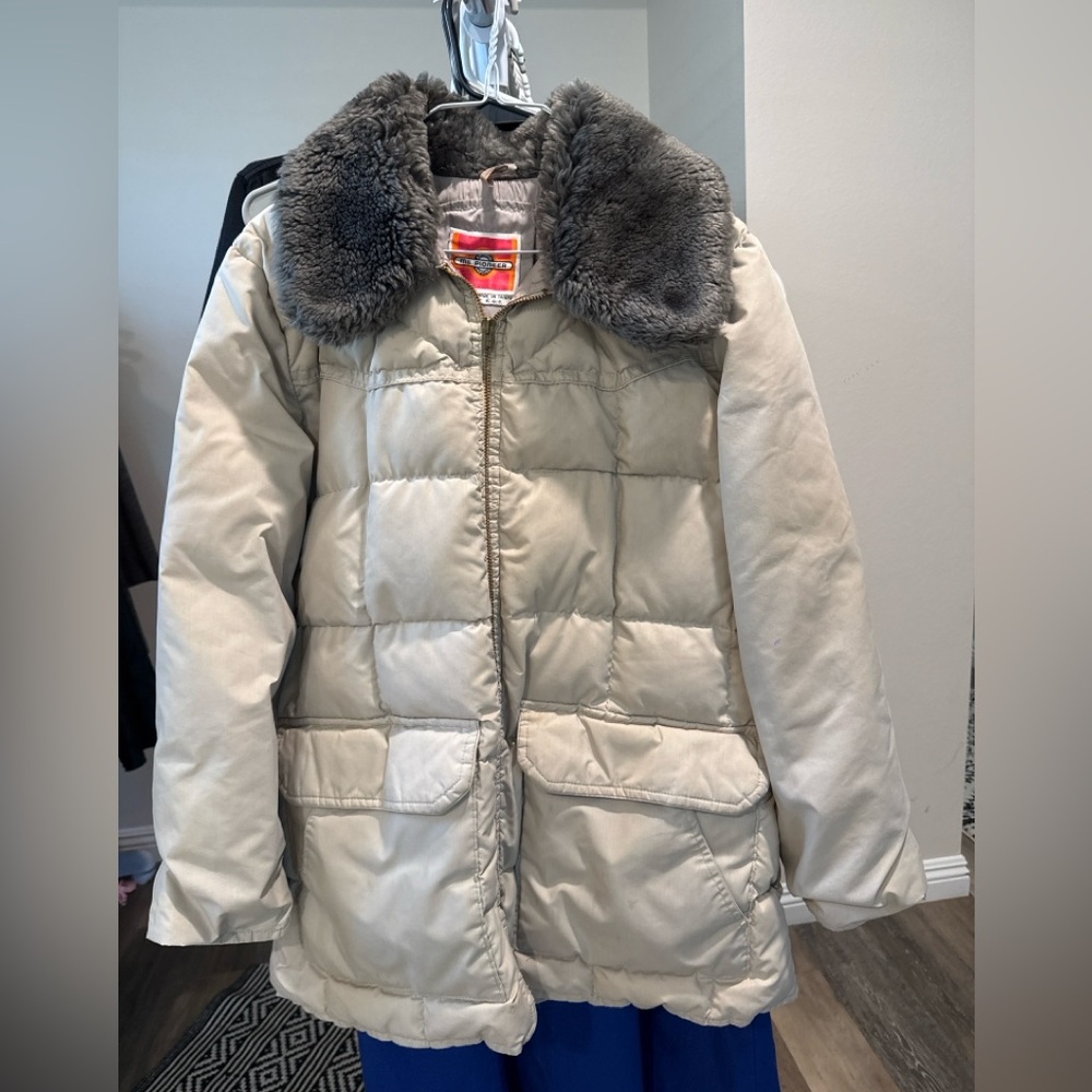 Vtg Ms. Pioneer Down Puffer Coat 80/20 w/ Plush Faux Fur Collar Cream Size L